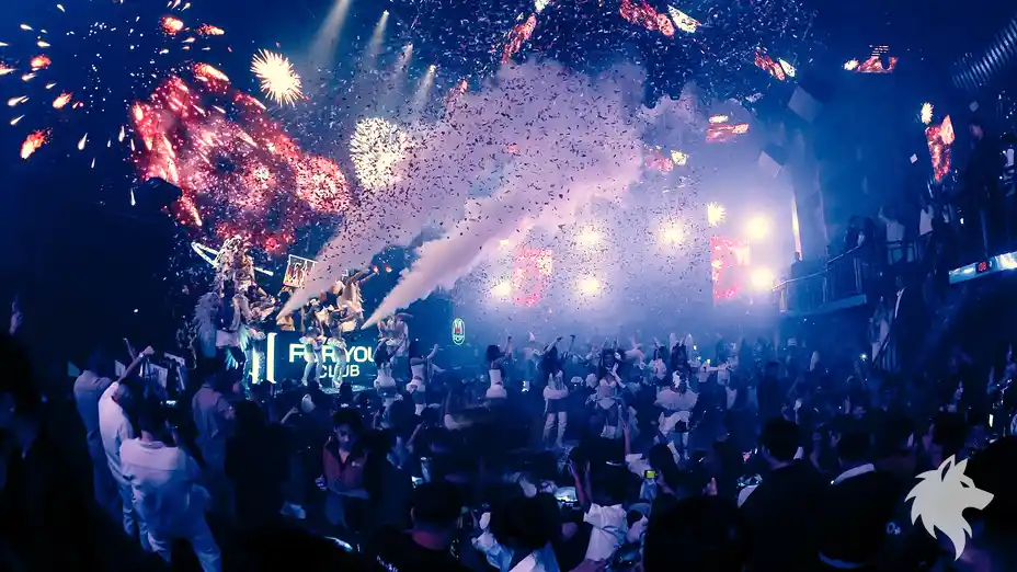 特殊效果營造的 Club 全景