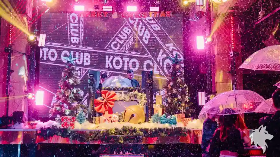 飄雪效果的 DJ Booth