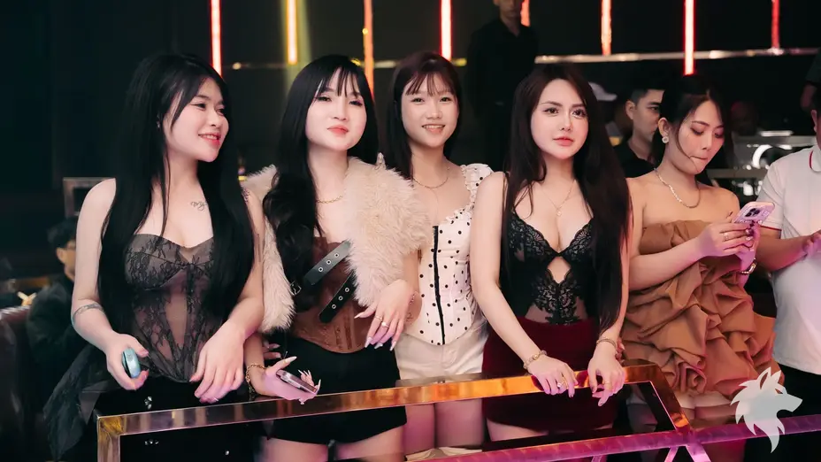 到訪 Club 的女性客人