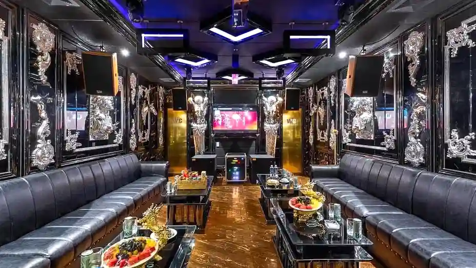 峴港 F KTV 封面圖片