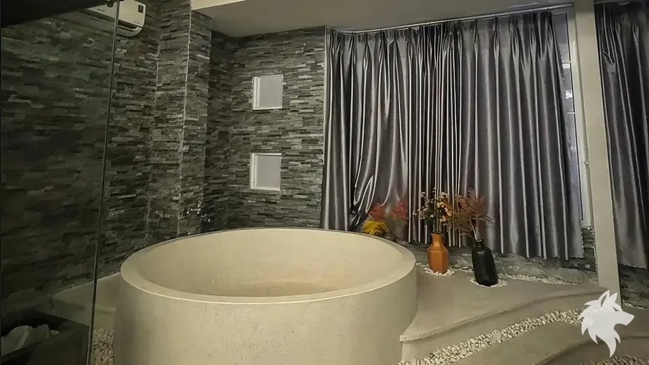 石材內裝 Spa 圓形浴缸