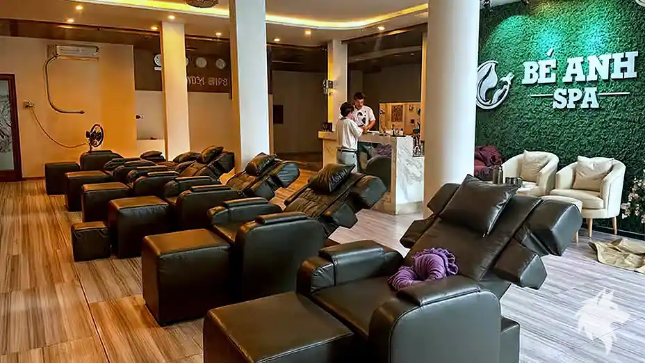整齊排列的足部按摩機